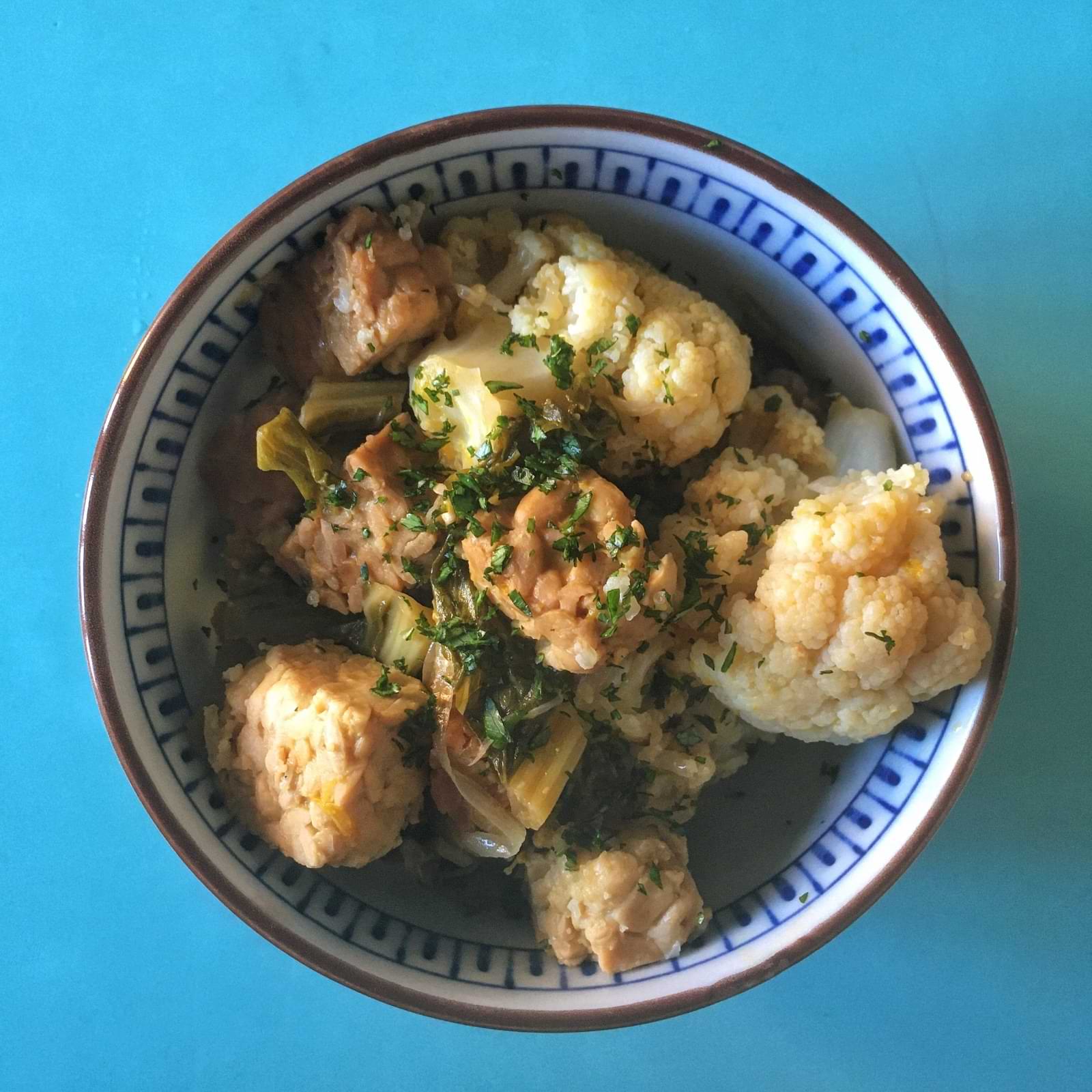 Stufato di tempeh e cavolfiore all’arancia
